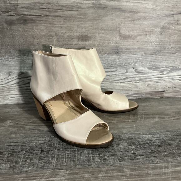 Kelsi Dagger Brooklyn Nude Leather Open Toe Cutout Block Heel Booties Size 8 - Picture 1 of 11